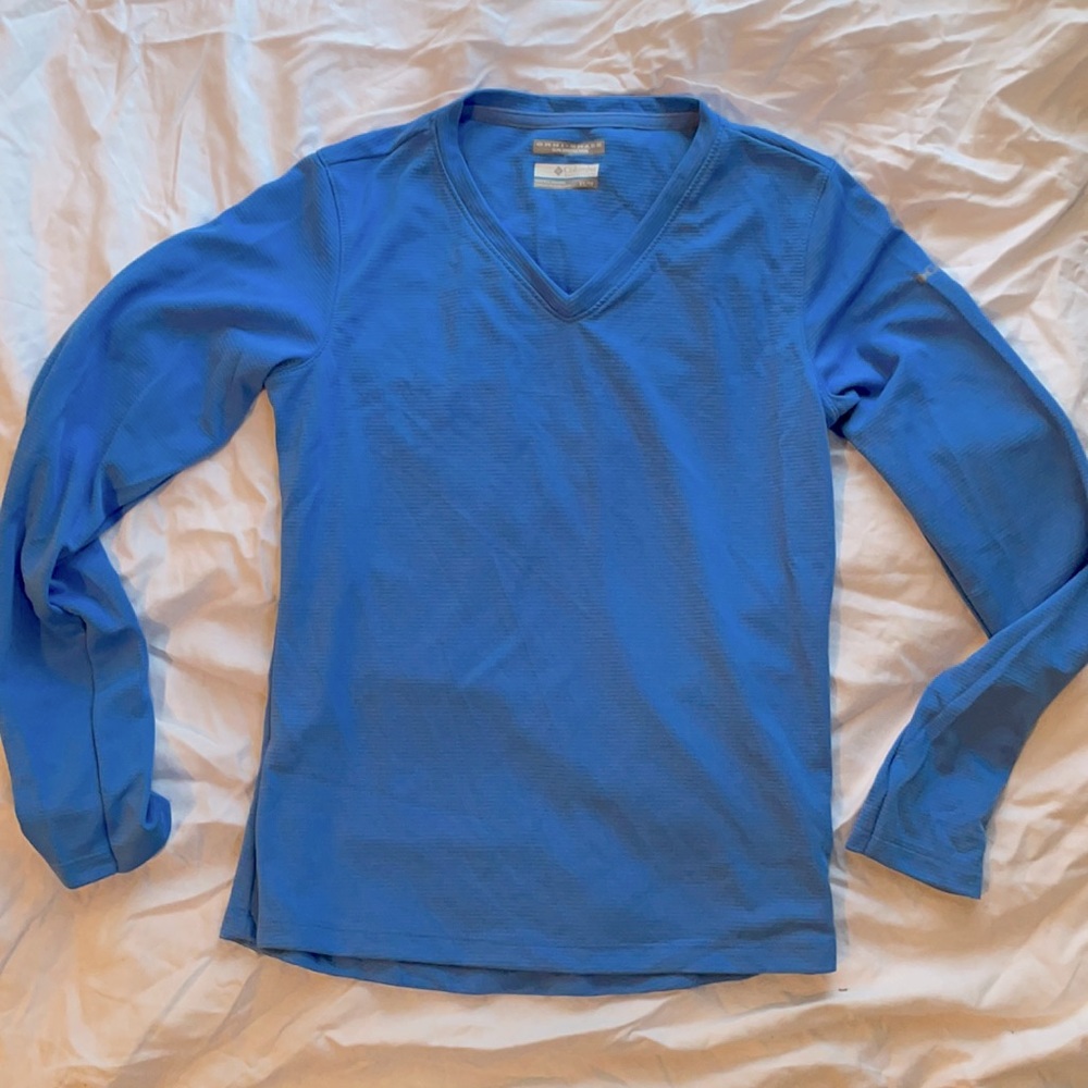 Columbia dry fit type material long sleeve
